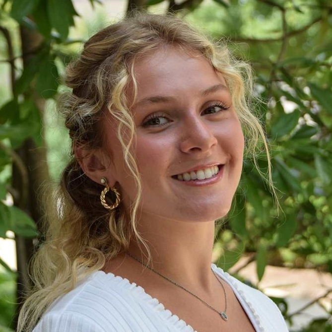 Headshot of Alyssa Viant